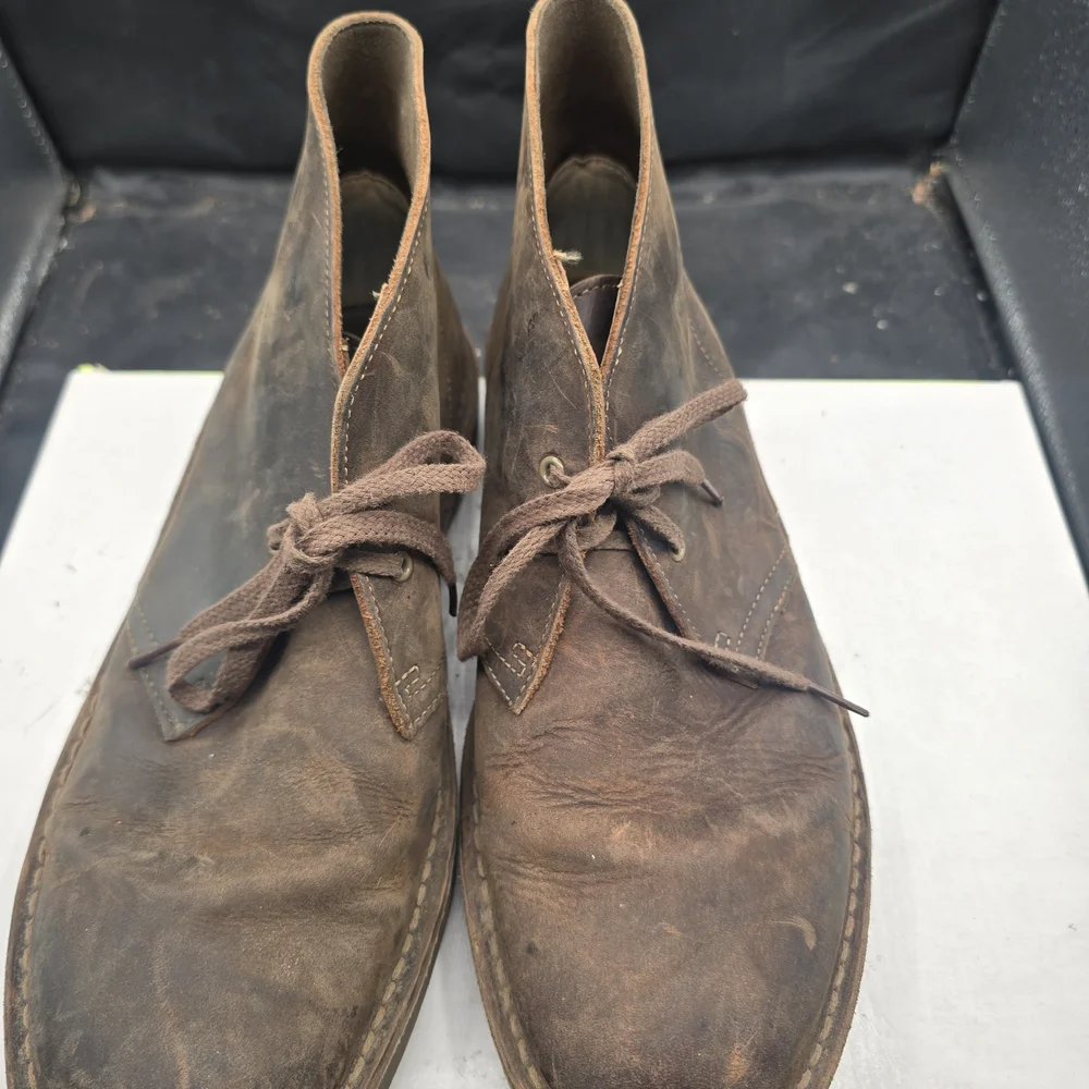 Clarks‎ Men's Distressed Brown Chukka Boots